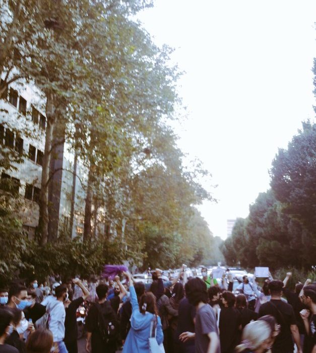 نبرد برای آزادی.
تهران، بلوار  …