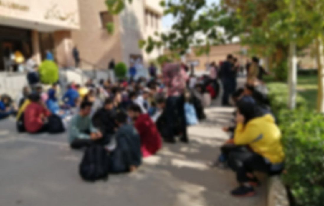 جمعی از دانشجویان دانشگاه شریف …